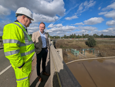 Blake Stephenson MP with Martin Fellows at the A421 closure at Marston Moreteyne